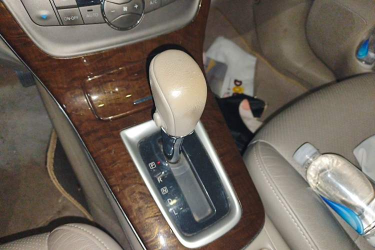 Used Nissan Sylphy 2012 1.8XL CVT Luxury Edition Gear Lever