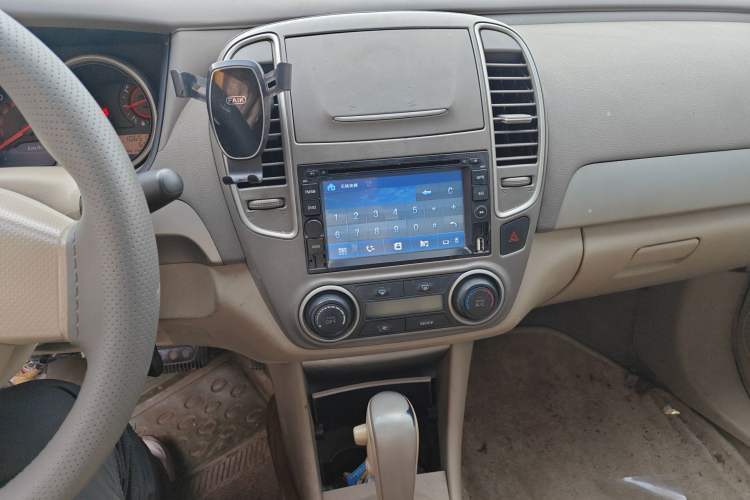Used Nissan Sylphy 2012 Classic 1.6XE Automatic Comfort Edition Audio And AC Panel