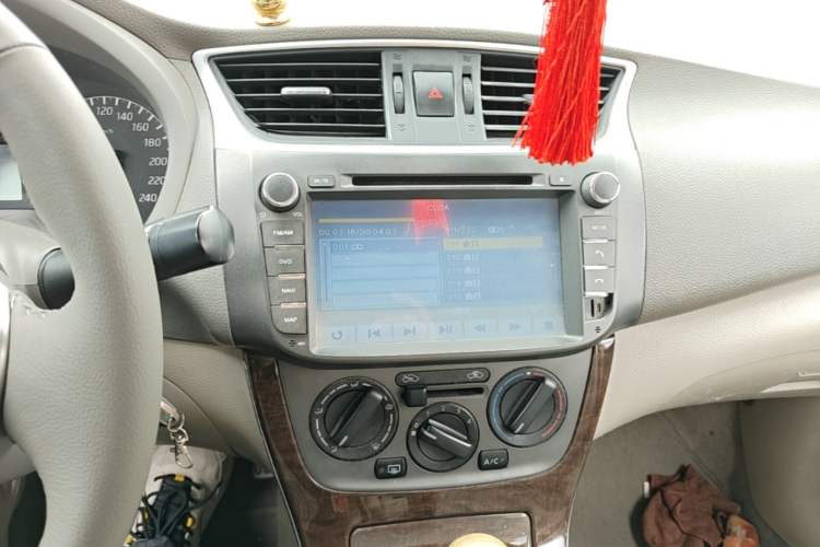 Used Nissan Sylphy 2012 1.6 XL CVT Luxury Edition Audio And AC Panel