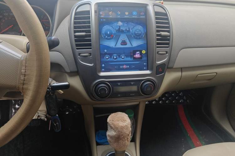 Used Nissan Sylphy 2012 Classic 1.6XE Automatic Comfort Edition Audio And AC Panel