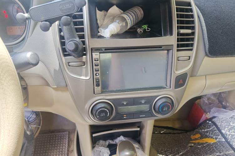 Used Nissan Sylphy 2012 Classic 1.6XE Automatic Comfort Edition Audio And AC Panel