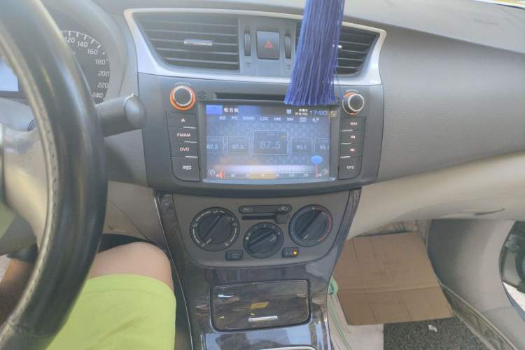 Used Nissan Sylphy 2012 1.6 XL Manual Luxury Edition Audio And AC Panel