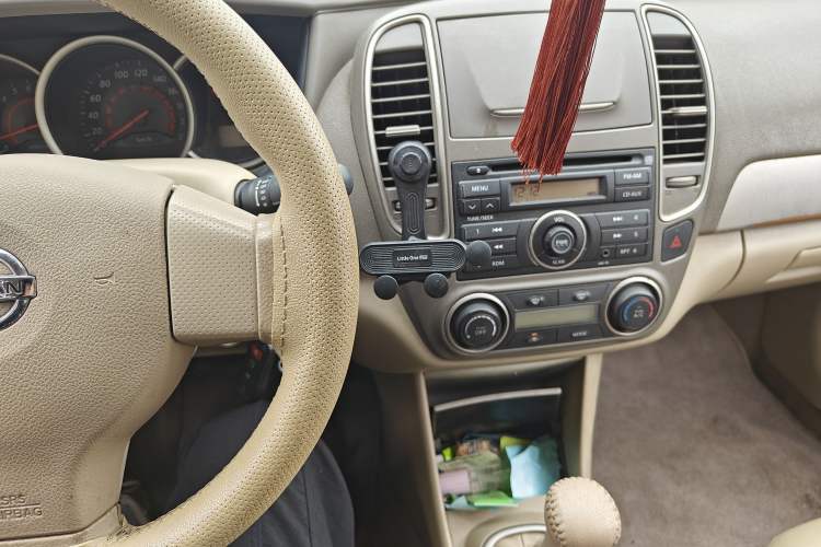 Used Nissan Sylphy 2012 Classic 1.6XE Manual Comfort Edition Audio And AC Panel