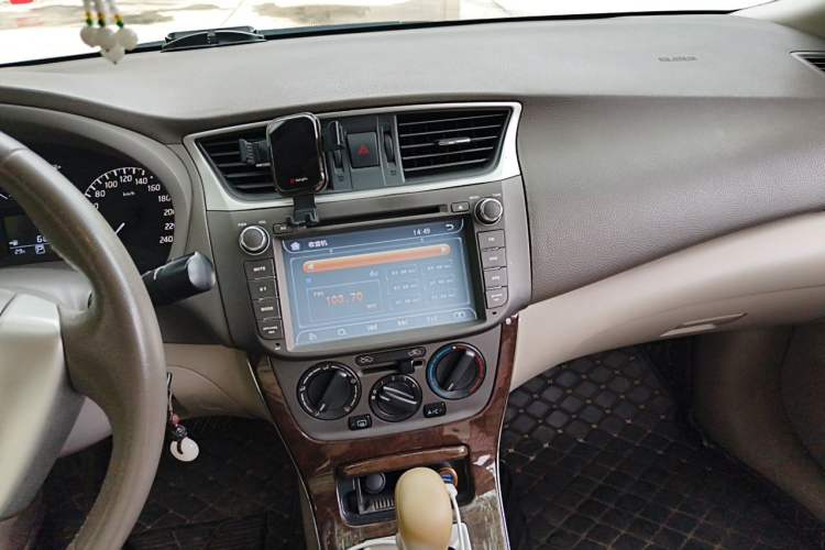 Used Nissan Sylphy 2012 1.6 XL CVT Luxury Edition Audio And AC Panel