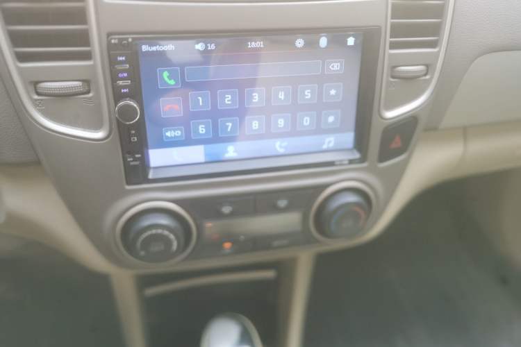 Used Nissan Sylphy 2012 Classic 1.6XE Automatic Comfort Edition Audio And AC Panel