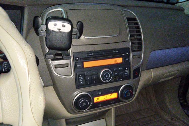 Used Nissan Sylphy 2012 Classic 1.6XE Manual Comfort Edition Audio And AC Panel