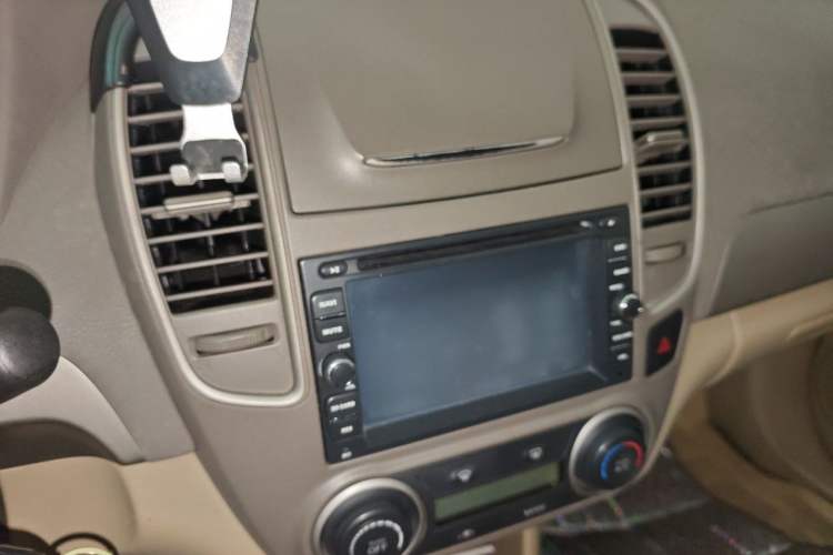 Used Nissan Sylphy 2012 Classic 1.6XE Automatic Comfort Edition Audio And AC Panel