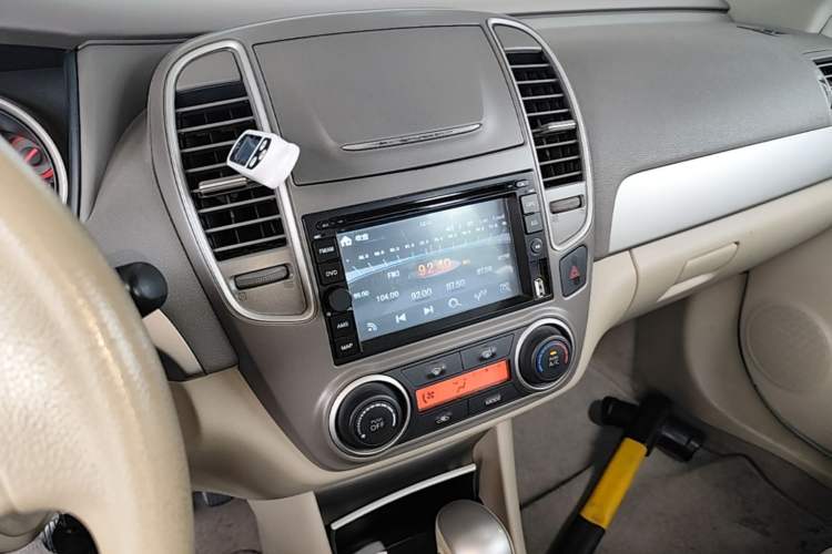 Used Nissan Sylphy 2012 Classic 1.6XE Automatic Comfort Edition Audio And AC Panel