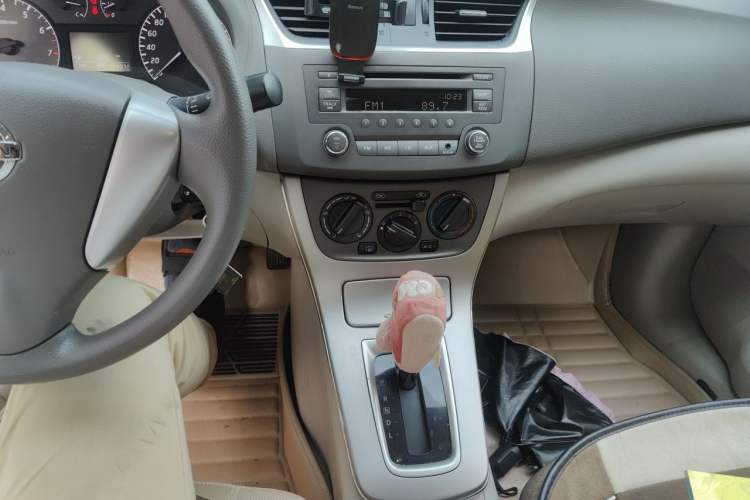 Used Nissan Sylphy 2012 1.6XE CVT Comfort Edition Audio And AC Panel