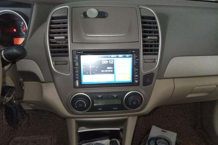 Used Nissan Sylphy 2012 Classic 1.6XE Manual Comfort Edition Audio And AC Panel