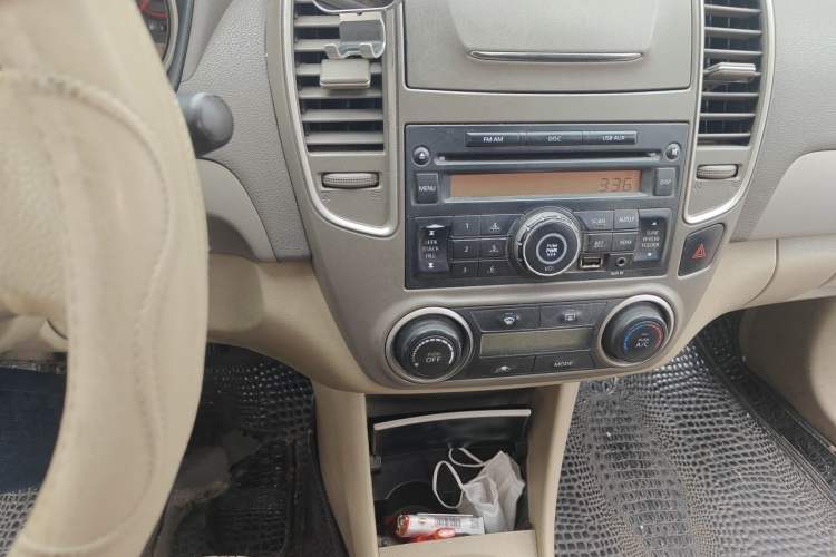 Used Nissan Sylphy 2012 Classic 1.6XE Manual Comfort Edition Audio And AC Panel