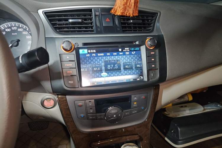 Used Nissan Sylphy 2012 1.8XL CVT Luxury Edition Audio And AC Panel