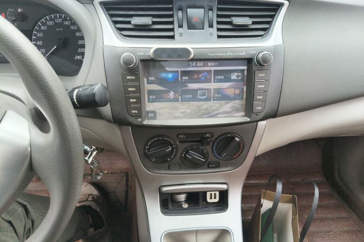 Used Nissan Sylphy 2012 1.8XL Manual Luxury Edition Audio And AC Panel
