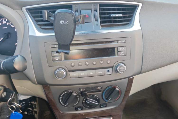 Used Nissan Sylphy 2012 1.6 XL CVT Luxury Edition Audio And AC Panel