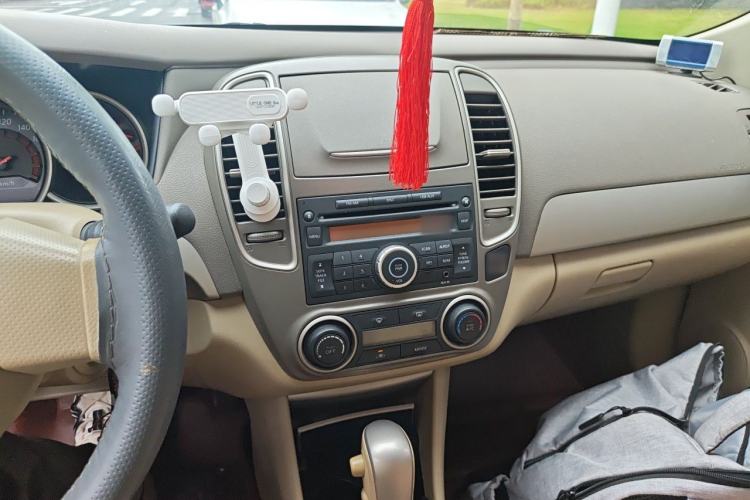Used Nissan Sylphy 2012 Classic 1.6XE Automatic Comfort Edition Audio And AC Panel