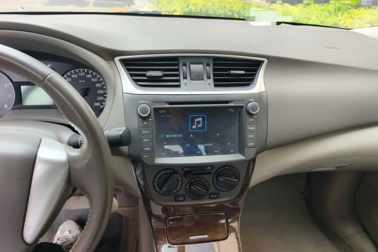 Used Nissan Sylphy 2012 1.6 XL Manual Luxury Edition Audio And AC Panel