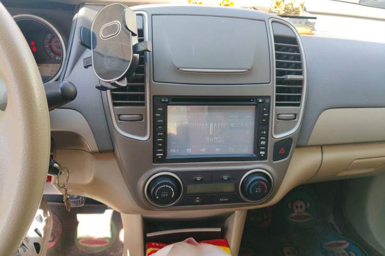 Used Nissan Sylphy 2012 Classic 1.6XE Manual Comfort Edition Audio And AC Panel