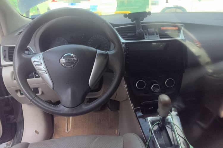 Used Nissan Sylphy 2012 1.6 XL CVT Luxury Edition Center Console