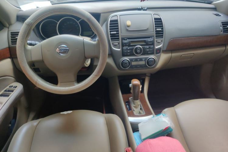 Used Nissan Sylphy 2012 Classic 1.6XE Automatic Comfort Edition Center Console