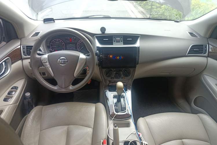 Used Nissan Sylphy 2012 1.6 XL CVT Luxury Edition Center Console