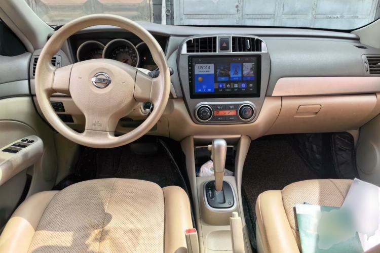 Used Nissan Sylphy 2012 Classic 1.6XE Automatic Comfort Edition Center Console