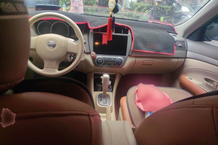 Used Nissan Sylphy 2012 Classic 1.6XE Automatic Comfort Edition Center Console