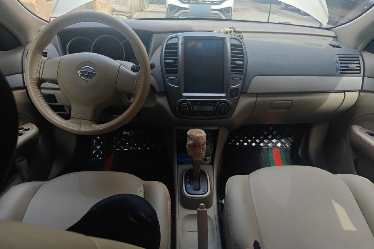 Used Nissan Sylphy 2012 Classic 1.6XE Automatic Comfort Edition Center Console