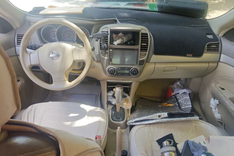 Used Nissan Sylphy 2012 Classic 1.6XE Automatic Comfort Edition Center Console