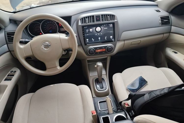 Used Nissan Sylphy 2012 Classic 1.6XE Automatic Comfort Edition Center Console
