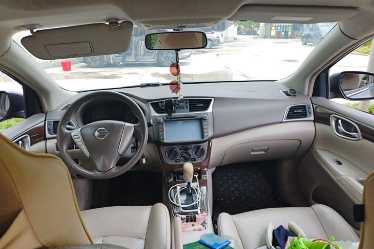 Used Nissan Sylphy 2012 1.6 XL CVT Luxury Edition Center Console
