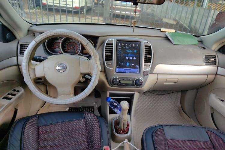 Used Nissan Sylphy 2012 Classic 1.6XE Manual Comfort Edition Center Console