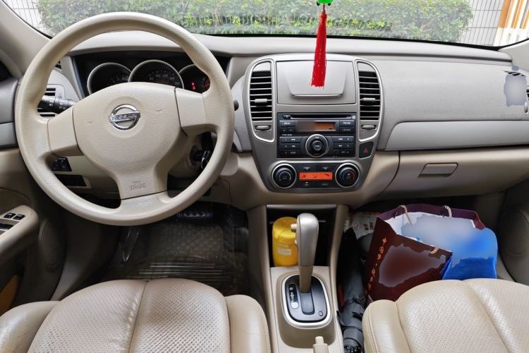 Used Nissan Sylphy 2012 Classic 1.6 XL Automatic Luxury Edition Center Console