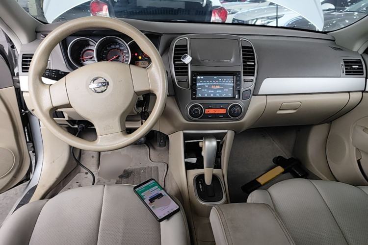 Used Nissan Sylphy 2012 Classic 1.6XE Automatic Comfort Edition Center Console