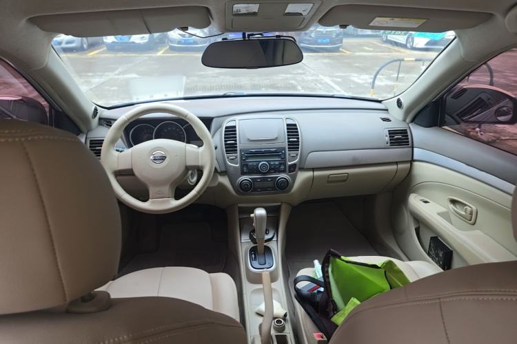 Used Nissan Sylphy 2012 Classic 1.6XE Automatic Comfort Edition Center Console