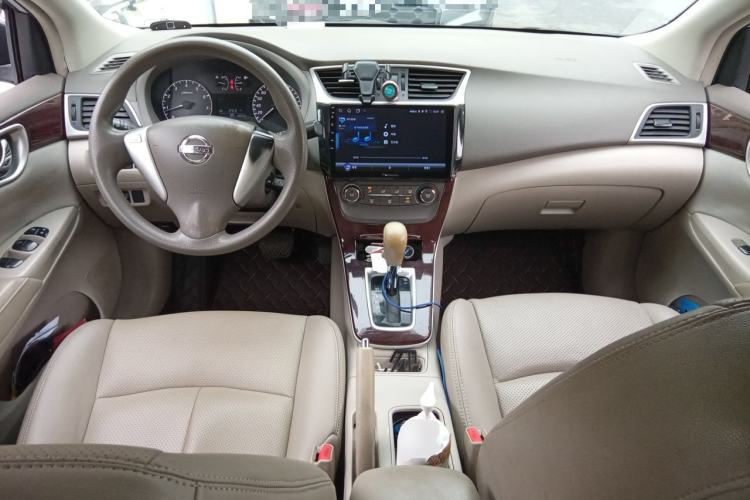 Used Nissan Sylphy 2012 1.6XE CVT Comfort Edition Center Console