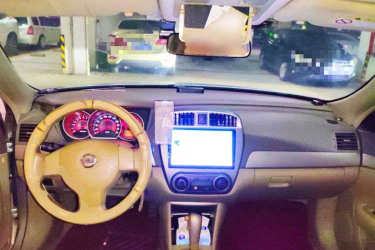 Used Nissan Sylphy 2012 Classic 1.6XE Automatic Comfort Edition Center Console