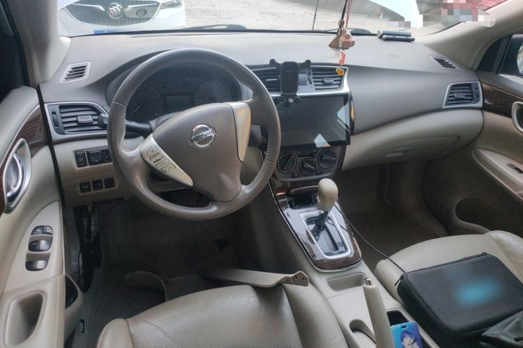 Used Nissan Sylphy 2012 1.6 XL CVT Luxury Edition Center Console