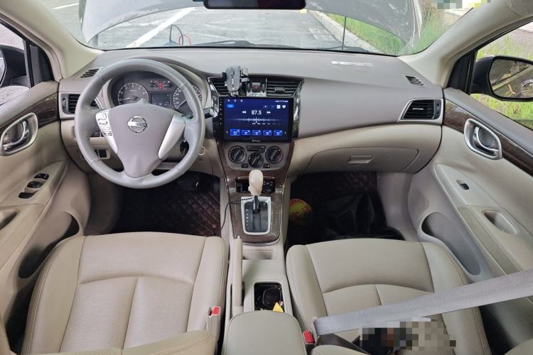 Used Nissan Sylphy 2012 1.6 XL CVT Luxury Edition Center Console