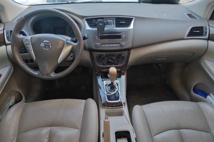 Used Nissan Sylphy 2012 1.6 XL CVT Luxury Edition Center Console