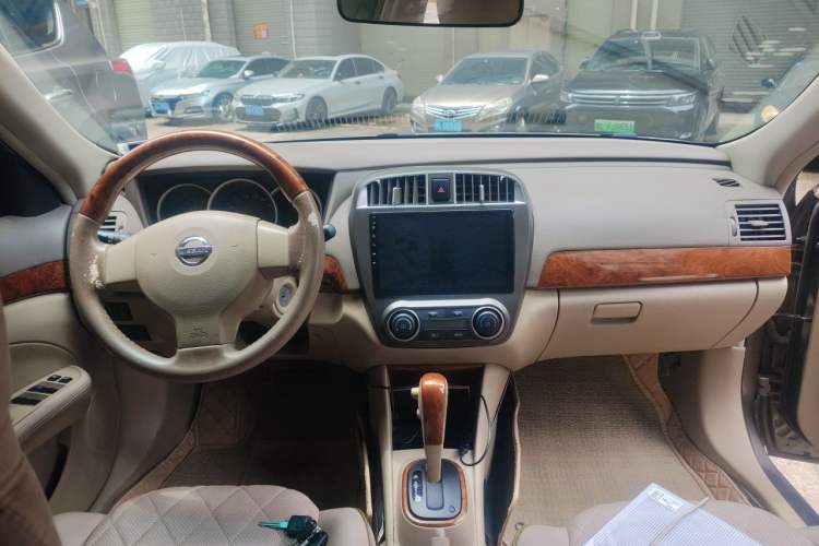 Used Nissan Sylphy 2012 Classic 1.6XE Automatic Comfort Edition Center Console