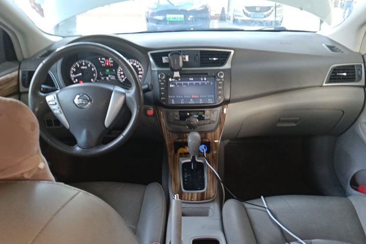 Used Nissan Sylphy 2012 1.8XL CVT Luxury Edition Center Console