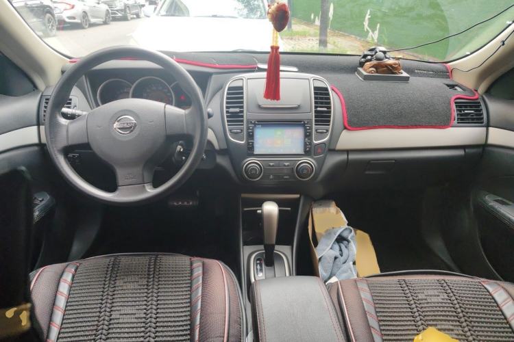 Used Nissan Sylphy 2012 Classic 1.6XE Automatic Comfort Edition Center Console