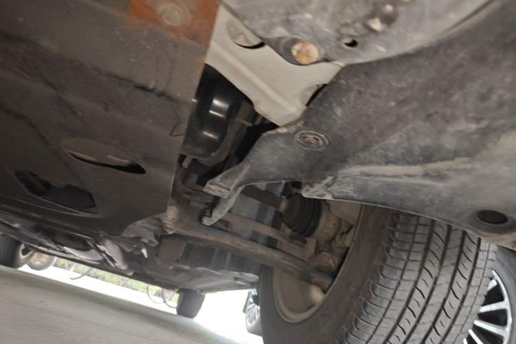 Used Nissan Sylphy 2012 Classic 1.6XE Manual Comfort Edition Chassis Front Left