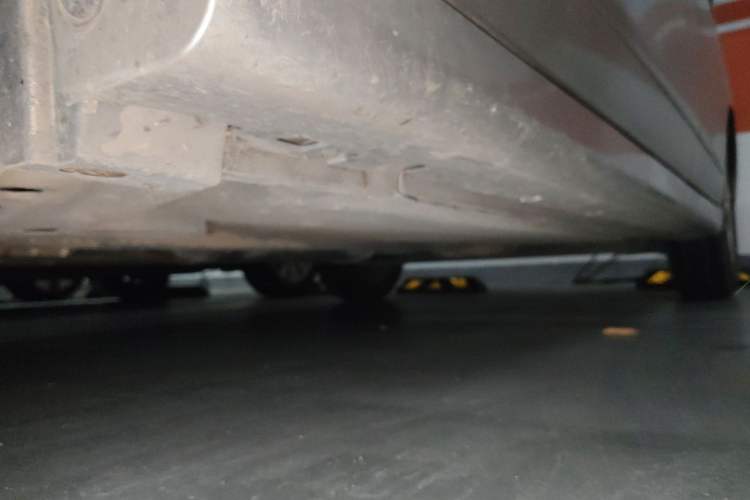 Used Nissan Sylphy 2012 Classic 1.6XE Manual Comfort Edition Chassis Front Left