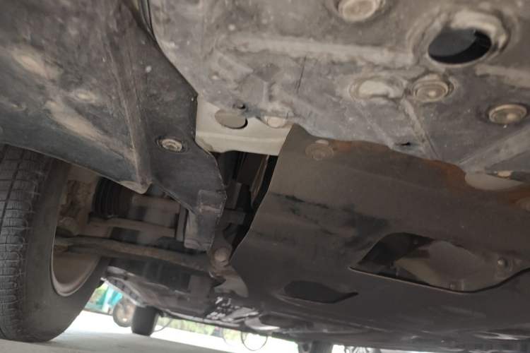 Used Nissan Sylphy 2012 Classic 1.6XE Manual Comfort Edition Chassis Front Right
