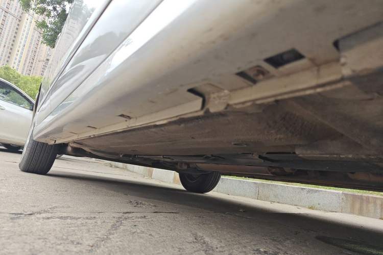 Used Nissan Sylphy 2012 Classic 1.6XE Manual Comfort Edition Chassis Front Right
