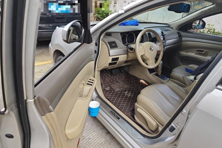 Used Nissan Sylphy 2012 Classic 1.6XE Automatic Comfort Edition Driver Seat