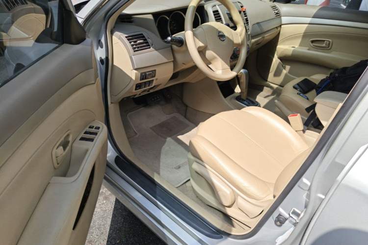 Used Nissan Sylphy 2012 Classic 1.6XE Automatic Comfort Edition Driver Seat
