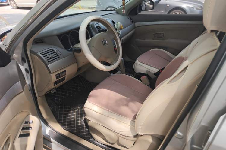 Used Nissan Sylphy 2012 Classic 1.6XE Automatic Comfort Edition Driver Seat