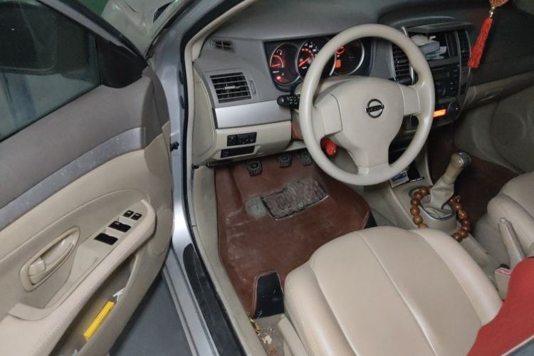 Used Nissan Sylphy 2012 Classic 1.6XE Manual Comfort Edition Driver Seat